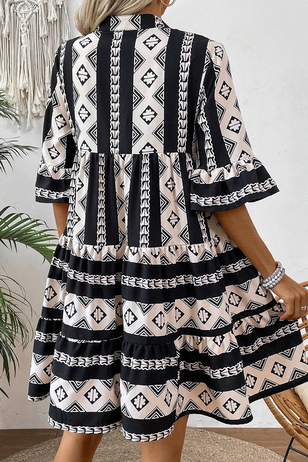 Black Abstract Print Bell Sleeve V Neck Boho Dress Short Dresses c1cae42945786a22