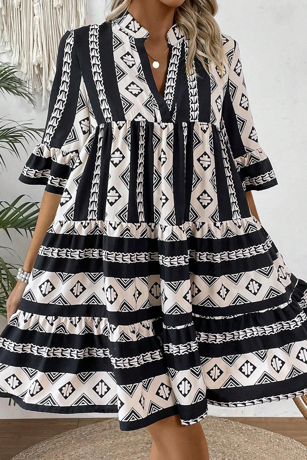 Black Abstract Print Bell Sleeve V Neck Boho Dress Short Dresses dea7952b86366172